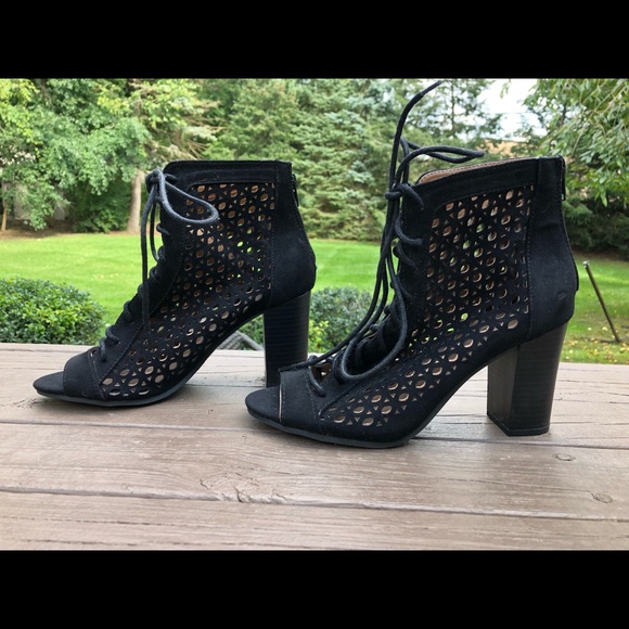 Qupid women’s black suede lace booties - Picture 5 of 8